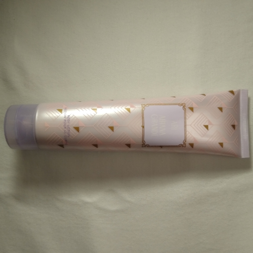 Ari by Ariana Grande Body Lotion Fragrance